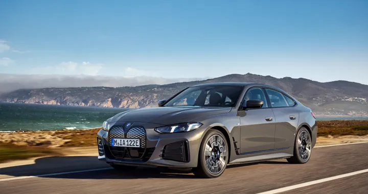 BMW aggiorna la gamma 2025: più autonomia, più comfort, più personalizzazione