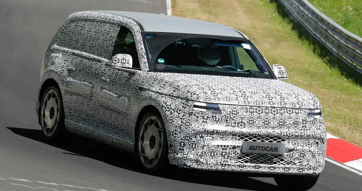 Genesis GV90: le foto spia del SUV di lusso elettrico a sei posti