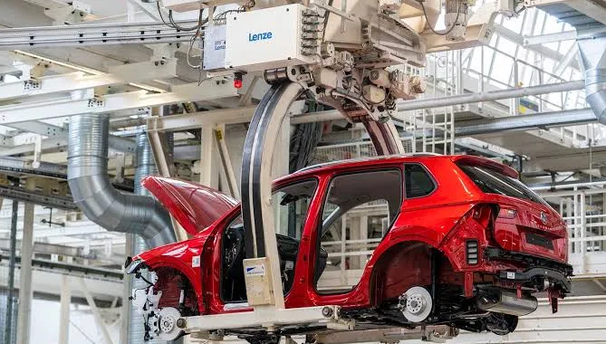 Stop ai motori termici, si prevedono fino a 726.000 posti di lavoro a rischio in Europa