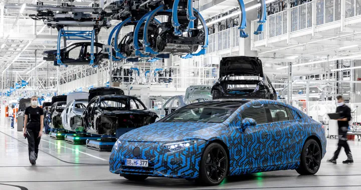 Mercedes, 6 nuove elettriche entro il 2022: la EQA debutterà il 20 gennaio