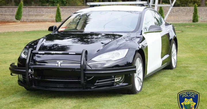 Tesla Model S, a Fremont è l'auto della polizia