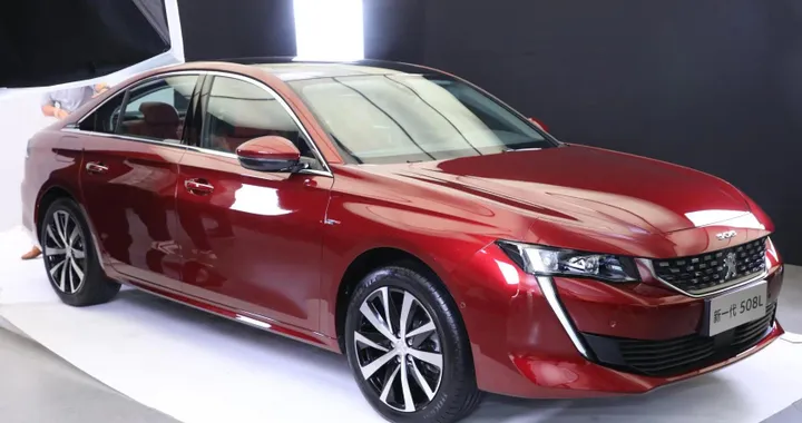 Peugeot 508L, la berlina a passo lungo debutta in Cina con Huawei
