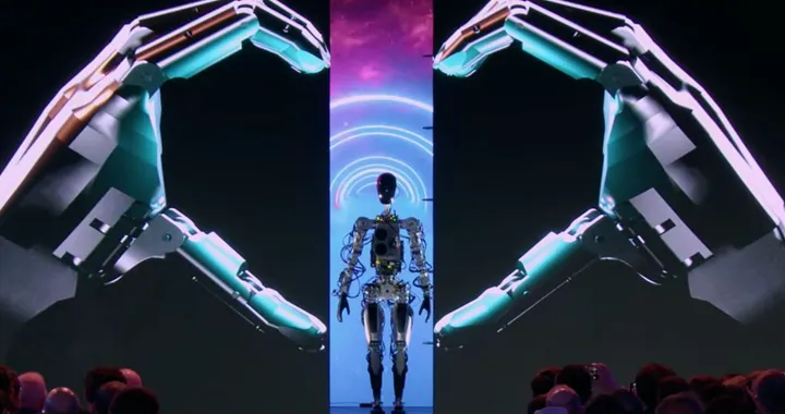 Elon Musk presenta Optimus, il suo robot umanoide