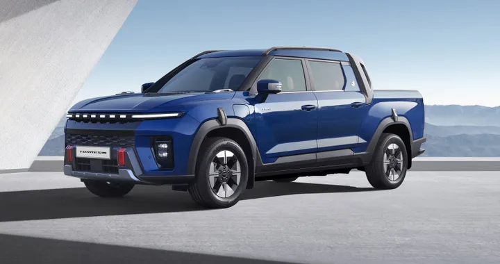 KGM Torres EVT, il pickup elettrico arriva nelle concessionarie: ecco quanto costa