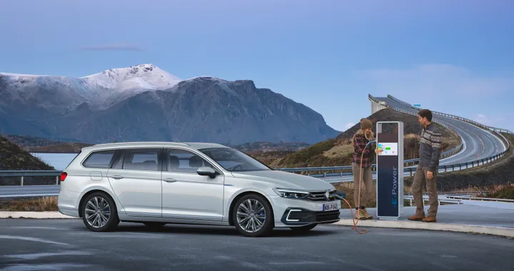 Volkswagen Passat GTE ibrida plug-in: più autonomia elettrica con il restyling