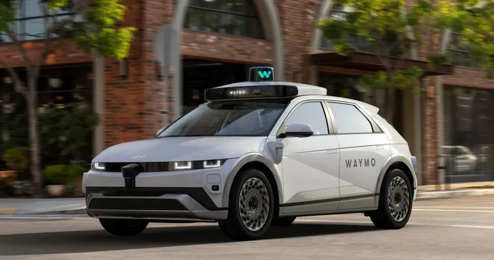 L’anno prossimo Waymo porterà a Londra i robotaxi completamente senza conducente
