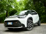 Toyota Aygo X hybrid: la citycar dai CONSUMI INASPETTATI - Video