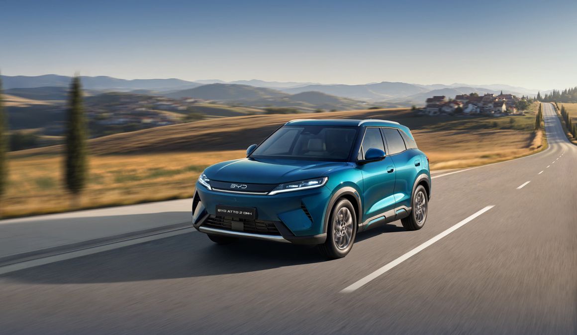 BYD Atto 2 DM-i, svelata la nuova Super Hybrid con 1.000 km di autonomia: versioni e prezzi