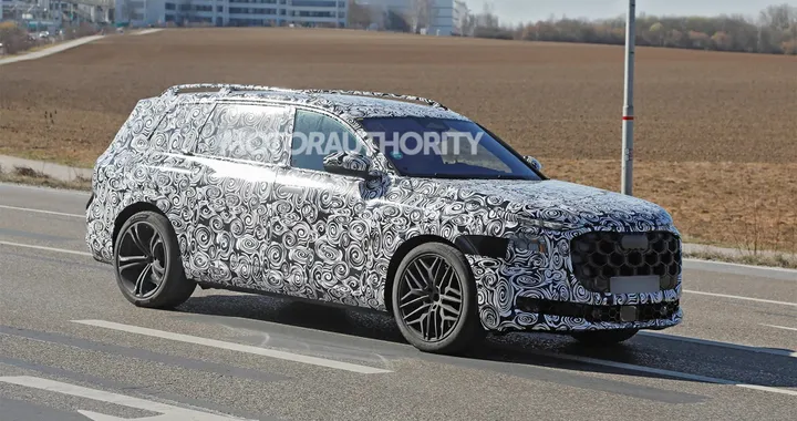 Nuova Audi Q9: la variante sportiva SQ9 protagonista di alcune foto spia
