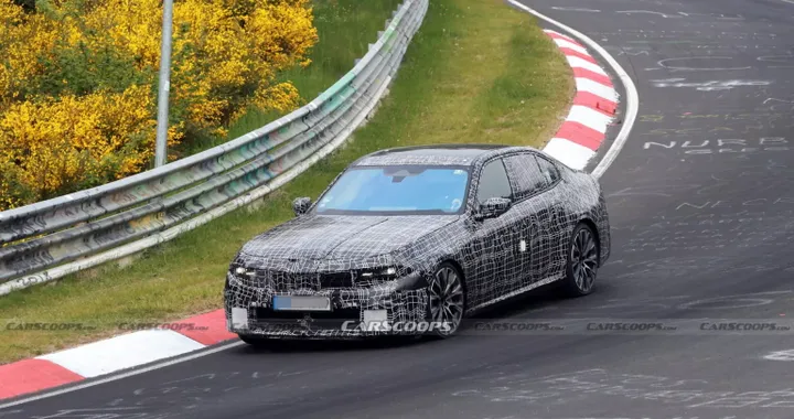 BMW M340i va in pensione: arriva la nuova M350, foto spia dal Nürburgring