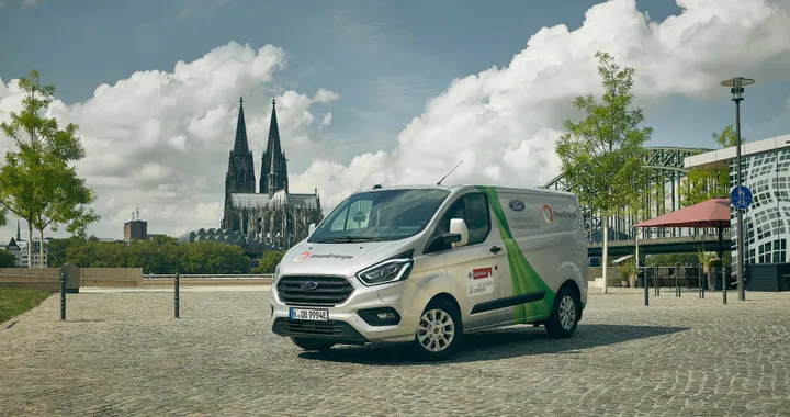 Ford Transit e Tourneo Custom: dagli anni sessanta alla Plug-In Hybrid (elettrica)