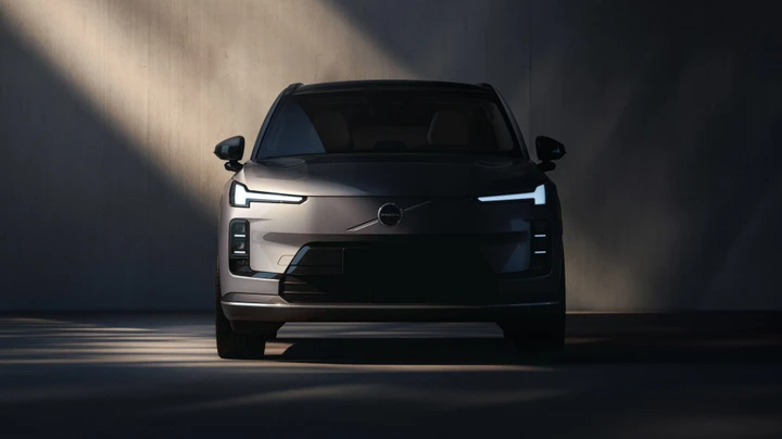 Volvo XC70 ritorna ed è la prima range extender del marchio