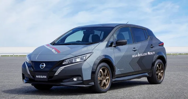 Nissan al Salone di Tokyo con prototipo EV a due motori e controllo ruote indipendente