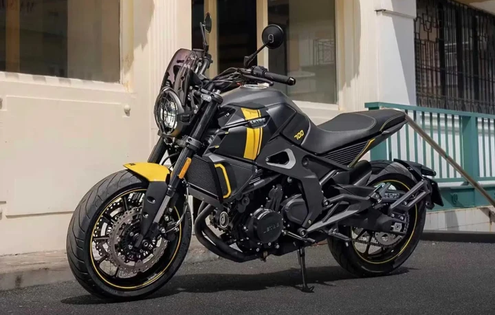 LETBE Arthur 700: la naked cinese da 6.000 euro