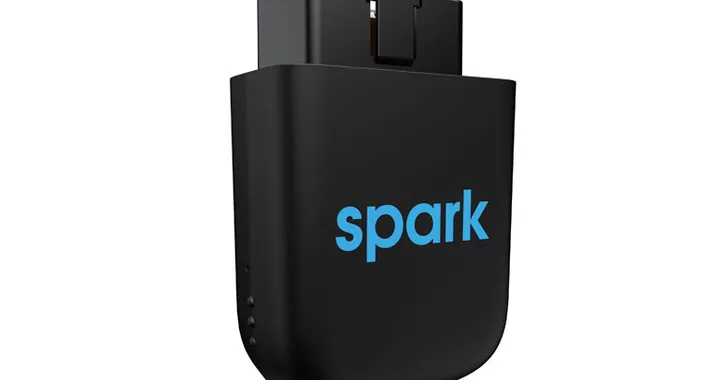 Harman Spark: il dispositivo di AT&amp;T e Harman &quot;connette&quot; le auto meno recenti