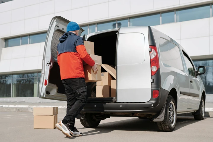 Noleggio furgone con Locauto in promo: -10% e molti altri vantaggi