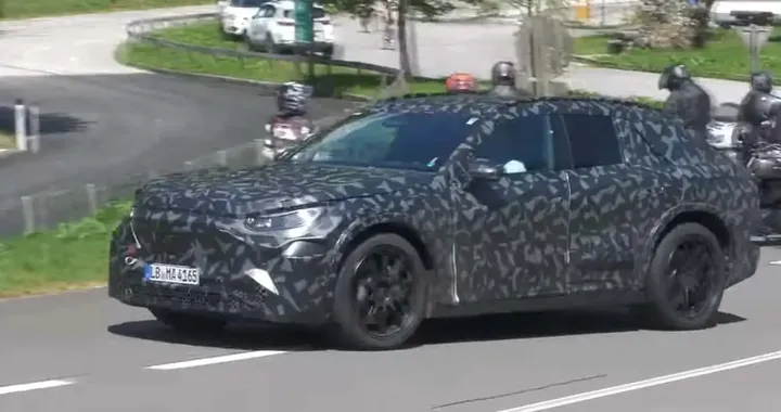 Mercedes-AMG, il super SUV elettrico pizzicato su strada | Video