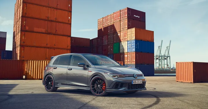 Volkswagen Golf GTI Clubsport 45: serie speciale con 300 CV