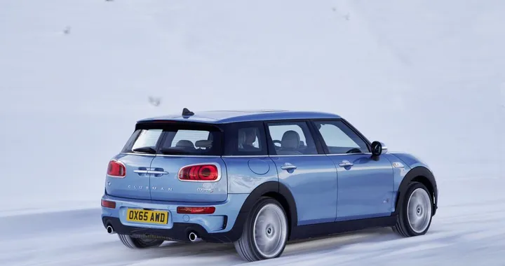 Mini Cooper Clubman ALL4 - foto