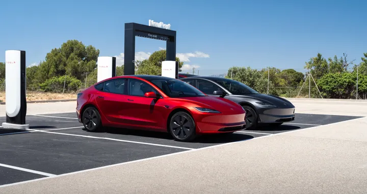 Tesla Supercharger: 54 milioni di ricariche, 1,8 TWh erogati e 50 mila hamburger...