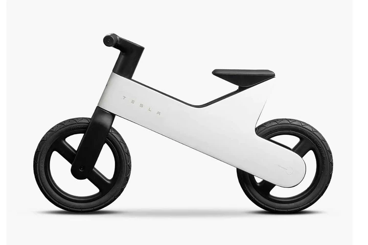 Tesla firma una bici senza batteria e pedali che è già sold out, ma non è per tutti