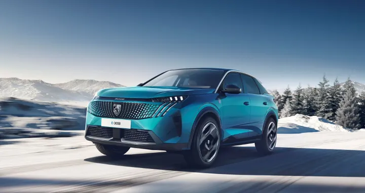 Peugeot amplia le funzioni della gamma elettrica: ricariche ottimizzate e tecnologia V2L