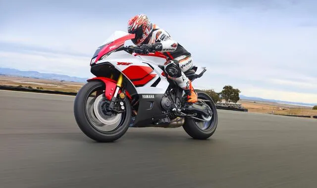 Yamaha R7, per la sportiva una nuova elettronica e migliorie al telaio