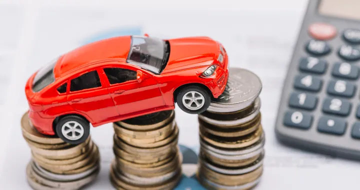 Prezzi RC Auto, ancora aumenti nel secondo trimestre del 2025: l'allarme del Codacons