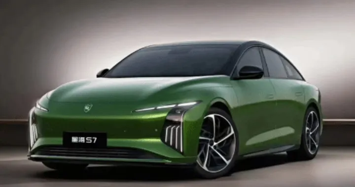 Forthing Xinghai S7, la nuova berlina elettrica potrebbe arrivare anche in Europa