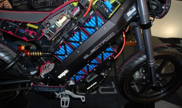 Le moto elettriche di Brammo in mostra all'EICMA 2011