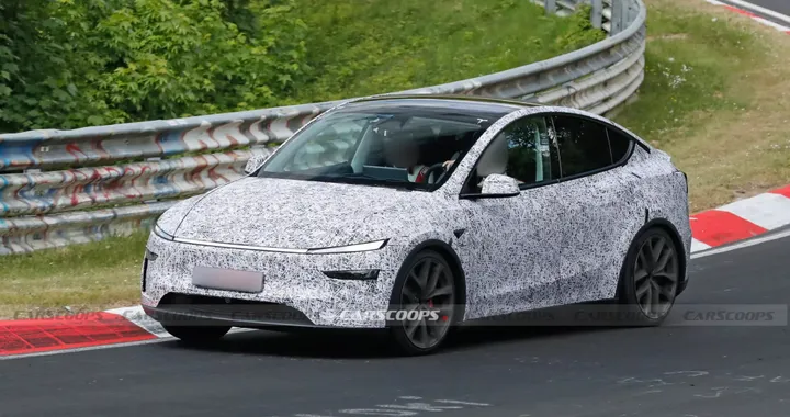 La nuova Tesla Model Y Performance è già su strada per i test: eccola al Nürburgring