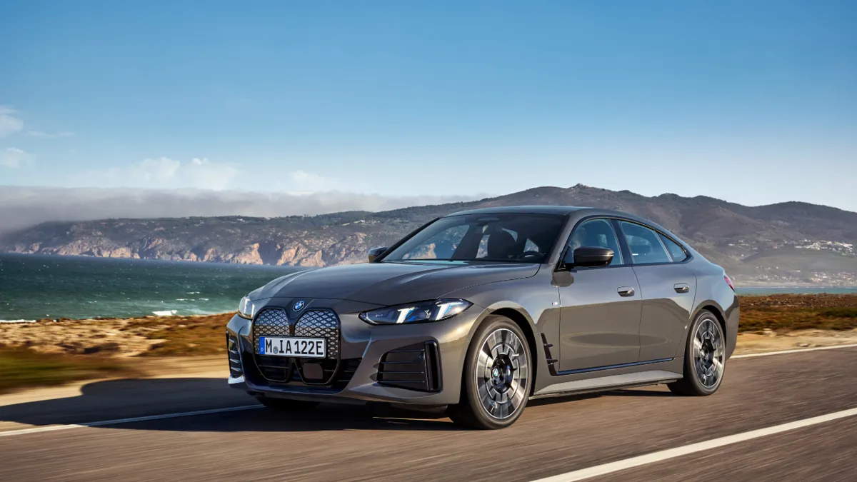 BMW aggiorna la gamma 2025: più autonomia, più comfort, più personalizzazione