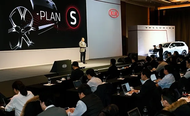 Kia punta sui veicoli elettrici: 11 nuovi modelli entro il 2025