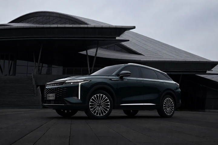 Omoda 9 Aurora Edition, solo 1.000 unità da oltre 500 CV: quanto costa