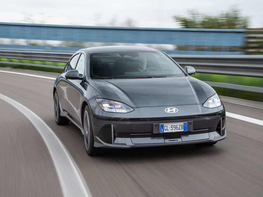 Hyundai accelera sulla guida autonoma con i test su un prototipo di Ioniq 6 e una nuova strategia AI