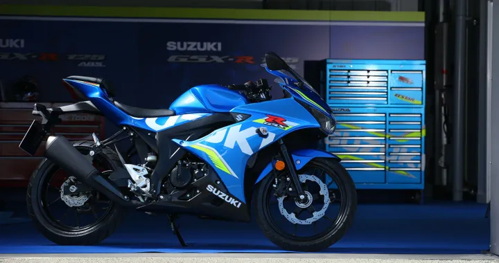 Suzuki regala la patente A1 con GSX-R125 e GSX-S125