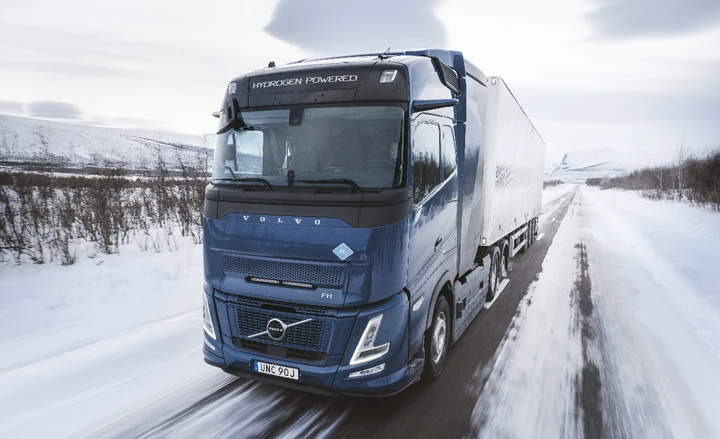 Volvo Trucks: test su strada per i nuovi camion a idrogeno