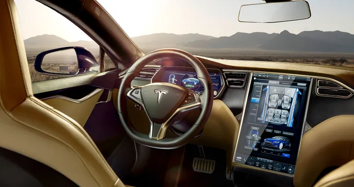 Tesla offre a pagamento l'aggiornamento dell'infotainment per le vecchie Model S e X
