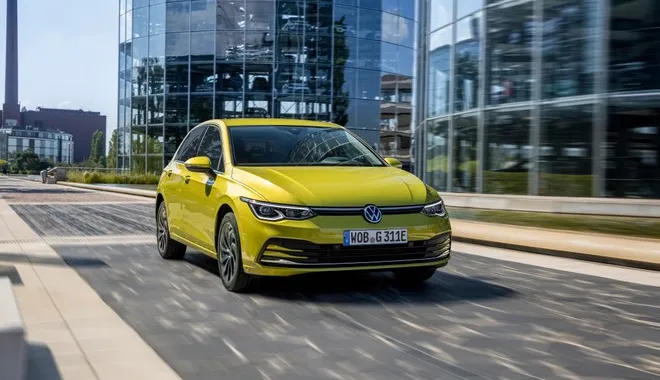 Volkswagen aumenterà la produzione a Wolfsburg dopo l'interruzione causa guerra