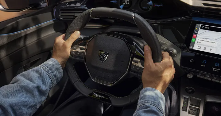 Nuova Peugeot 308, interni e bagagliaio del restyling