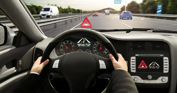 Bosch: ecco il sistema che ti avvisa se guidi contromano