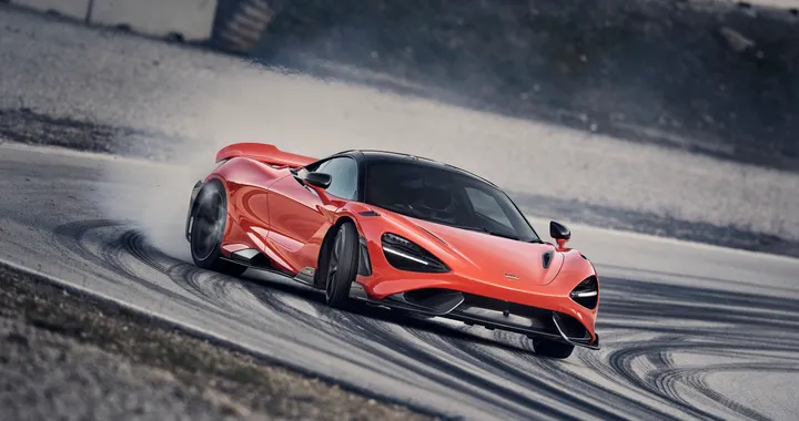 McLaren 765LT: 765 CV per la supersportiva Long Tail | Immagini