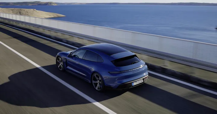 Porsche Taycan Sport Turismo, tutte le versioni e i prezzi per il mercato italiano