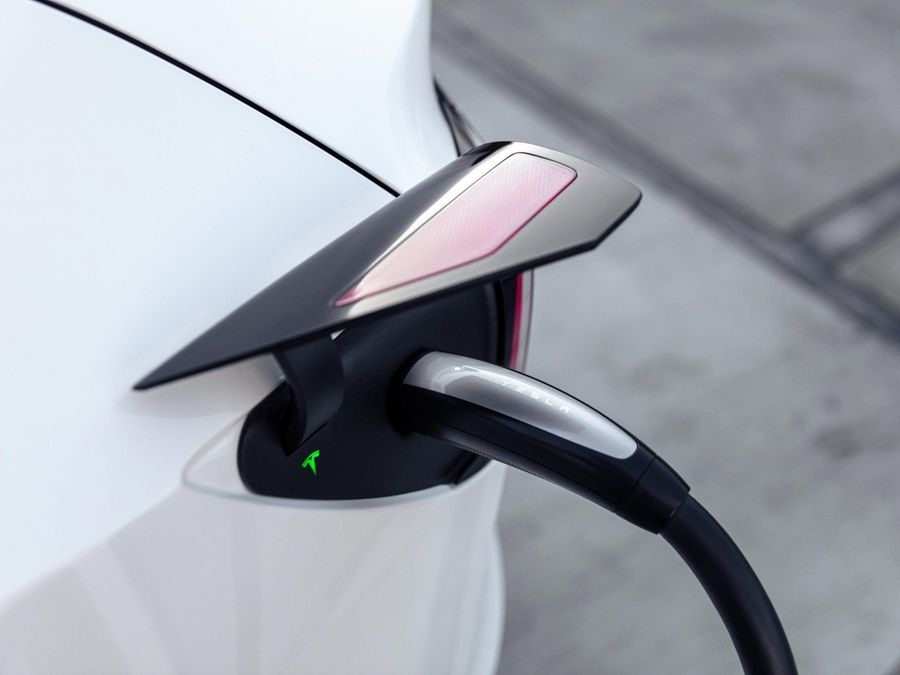 Jeep e Dodge saranno i primi marchi Stellantis ad adottare il connettore NACS integrato