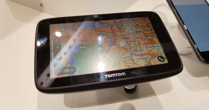 TomTom GO Essential, a IFA 2018 il navigatore integrato con lo smartphone