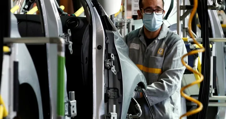 Renault: confermati tagli ma anche assunzioni per il biennio 2022-2024