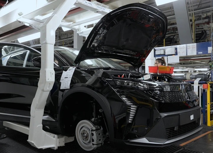 Renault utilizzerà robot umanoidi per ridurre i tempi di produzione del 30%