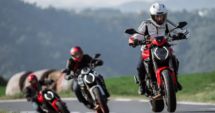 Nuova Ducati Monster 2026, è rivoluzione: arriva il V2 con fasatura variabile