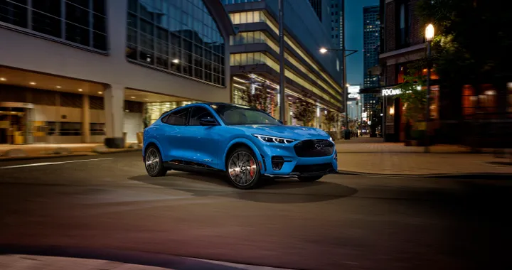 Ford Mustang Mach-E GT: 465 CV per la versione più sportiva del SUV elettrico