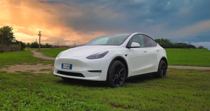 La Tesla Model Y è l'elettrica più venduta a giugno 2022 in Europa